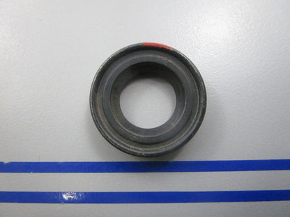 NEW OEM 315882 0315882 OMC Johnson Evinrude Oil Seal 0810