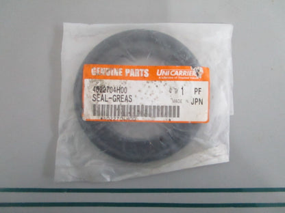 NEW OEM 4022704H00 UniCarriers Grease Seal 0820