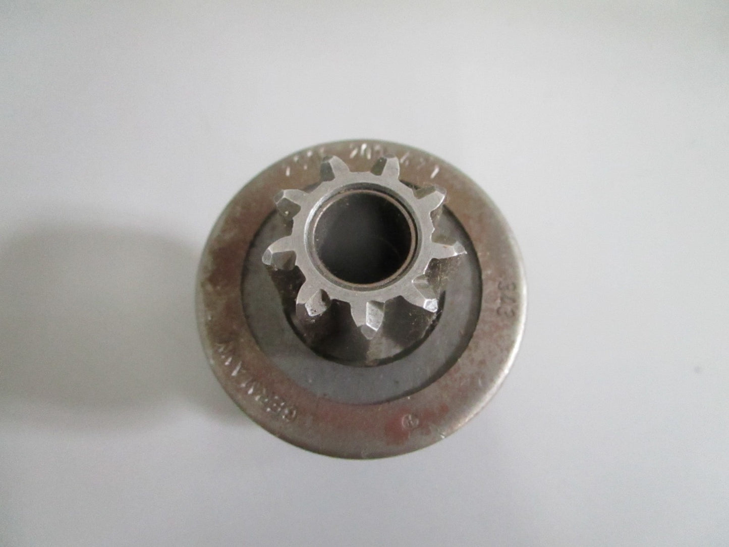 NEW OEM 0001516813 2006209471 Mercedes-Benz Bosch Starter Pinion 0820