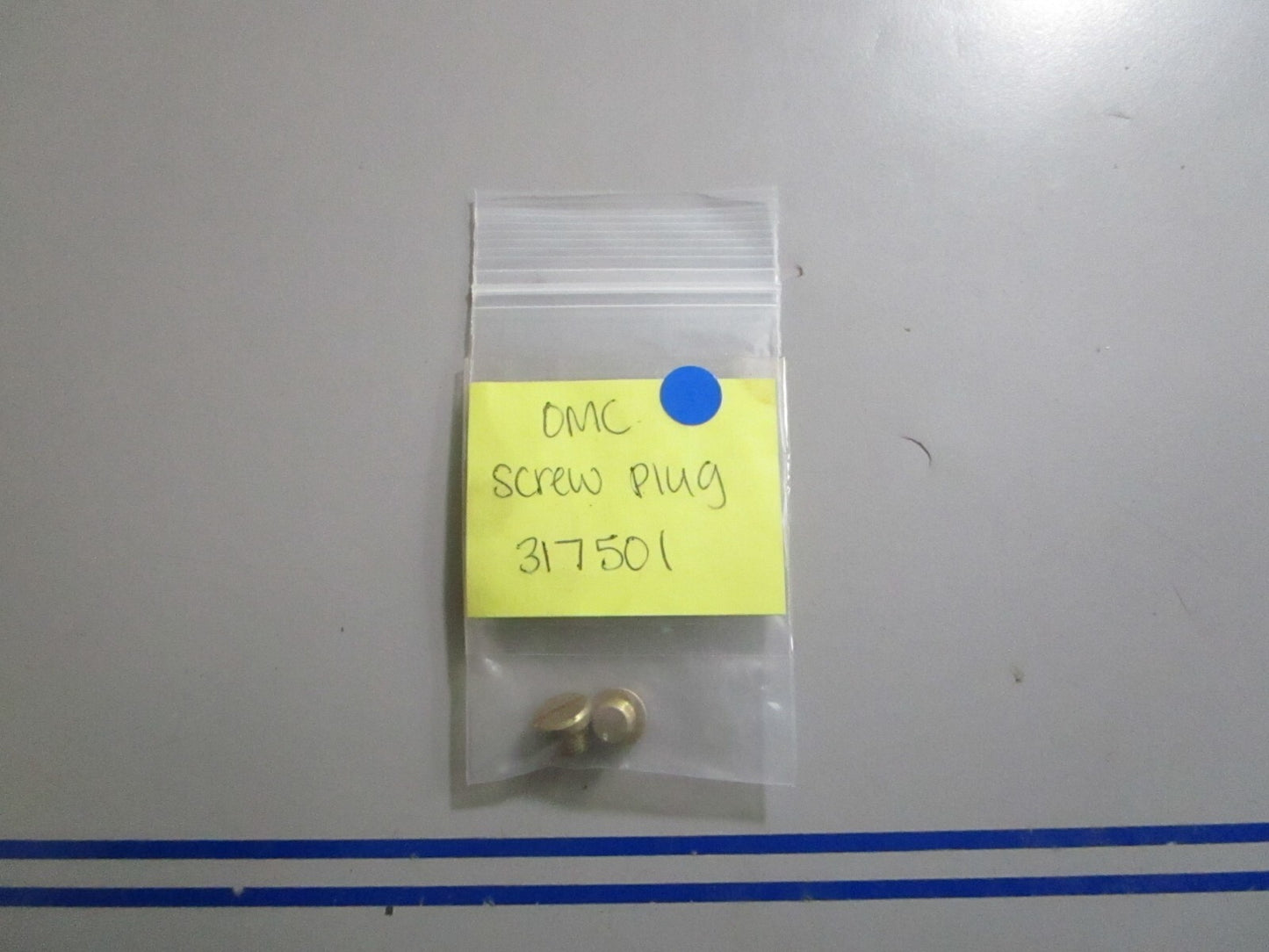 *NEW OEM* 0810 OMC Johnson Evinrude Screw Plug 317501 0317501