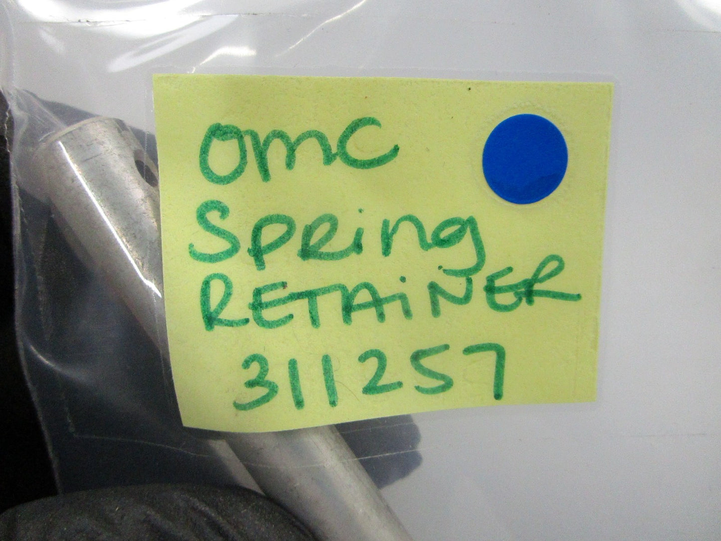 *NEW OEM* 0810 OMC Johnson Evinrude Spring Retainer 311257 0311257