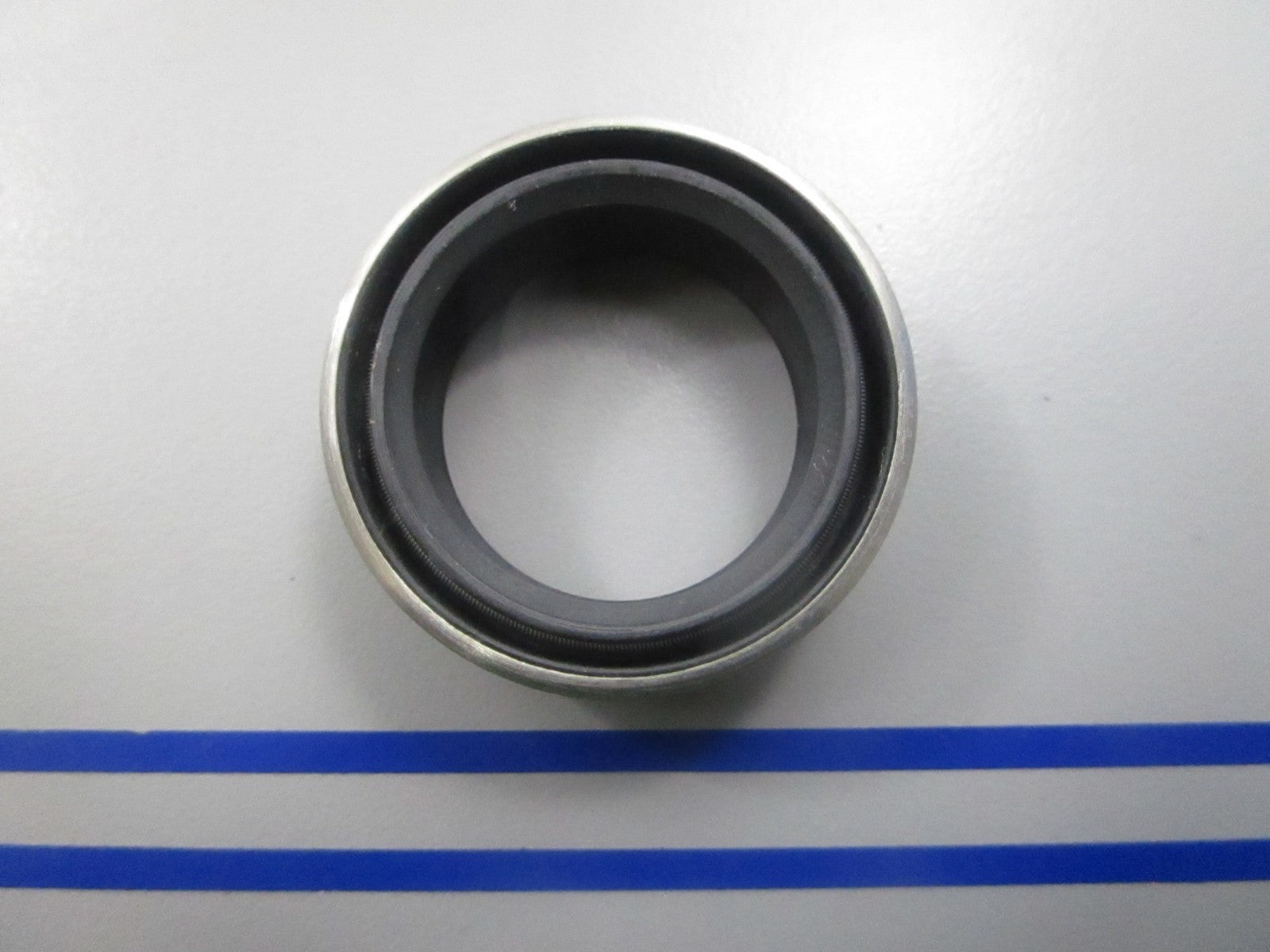 NEW OEM 911019 0911019 OMC Johnson Evinrude Seal 0810