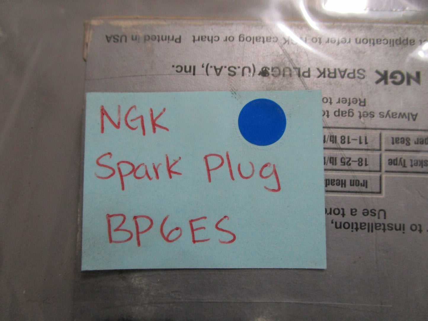 *NEW* (LOT OF 4) 0810 NGK Spark Plug BP6ES