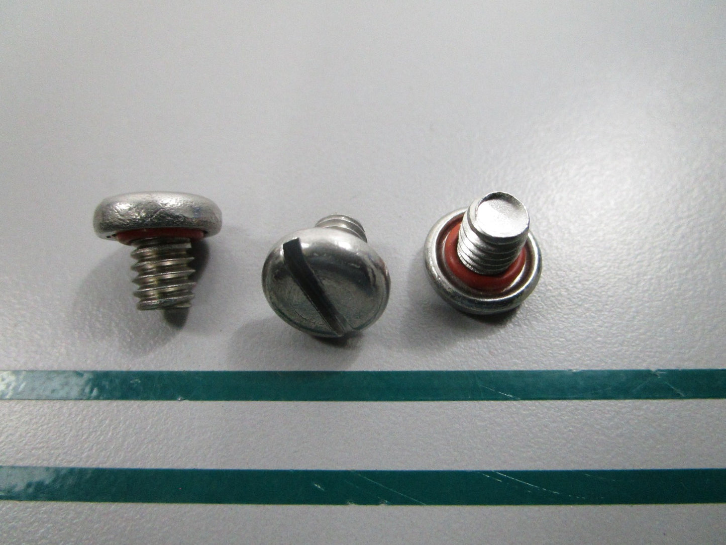 NEW OEM (LOT OF 3) 309243 0309243 OMC Johnson Evinrude Screw 0810