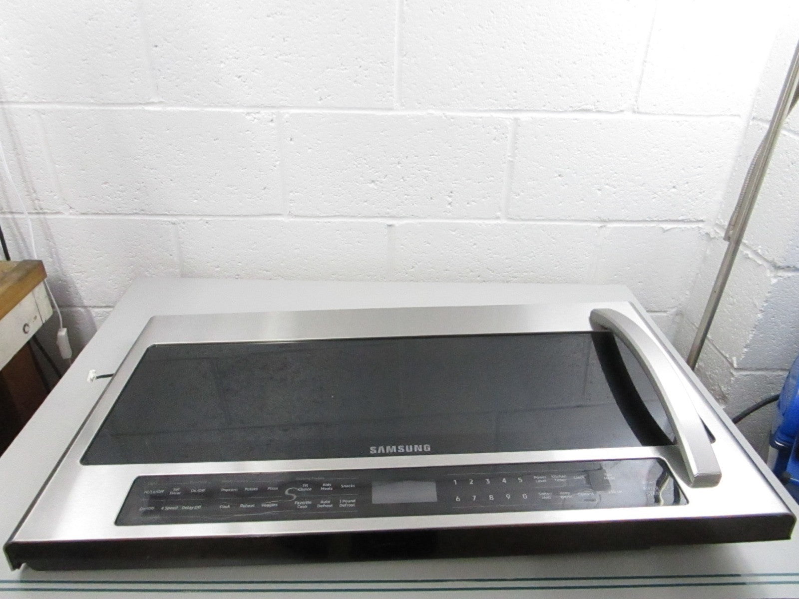 NEW OEM DE94-03237R Samsung Microwave Door Assembly 0810