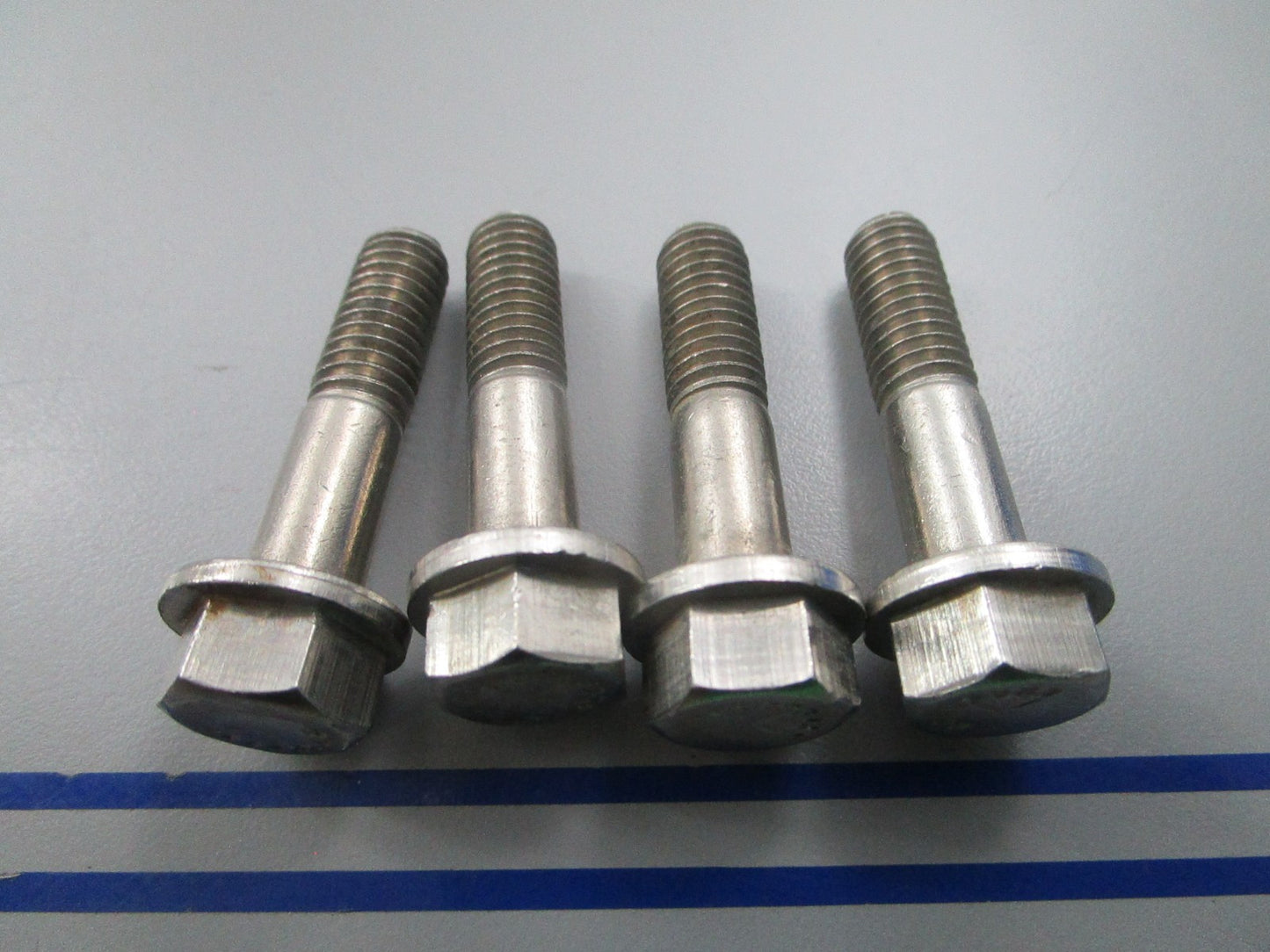 NEW OEM (LOT OF 4) 330139 0330139 OMC Johnson Evinrude Screw 0810