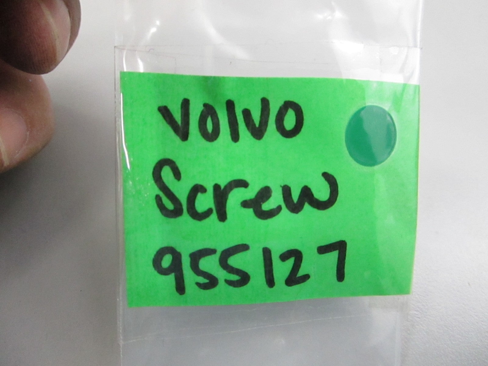 NEW OEM (LOT OF 4) 955127 Volvo Penta Screw 0810