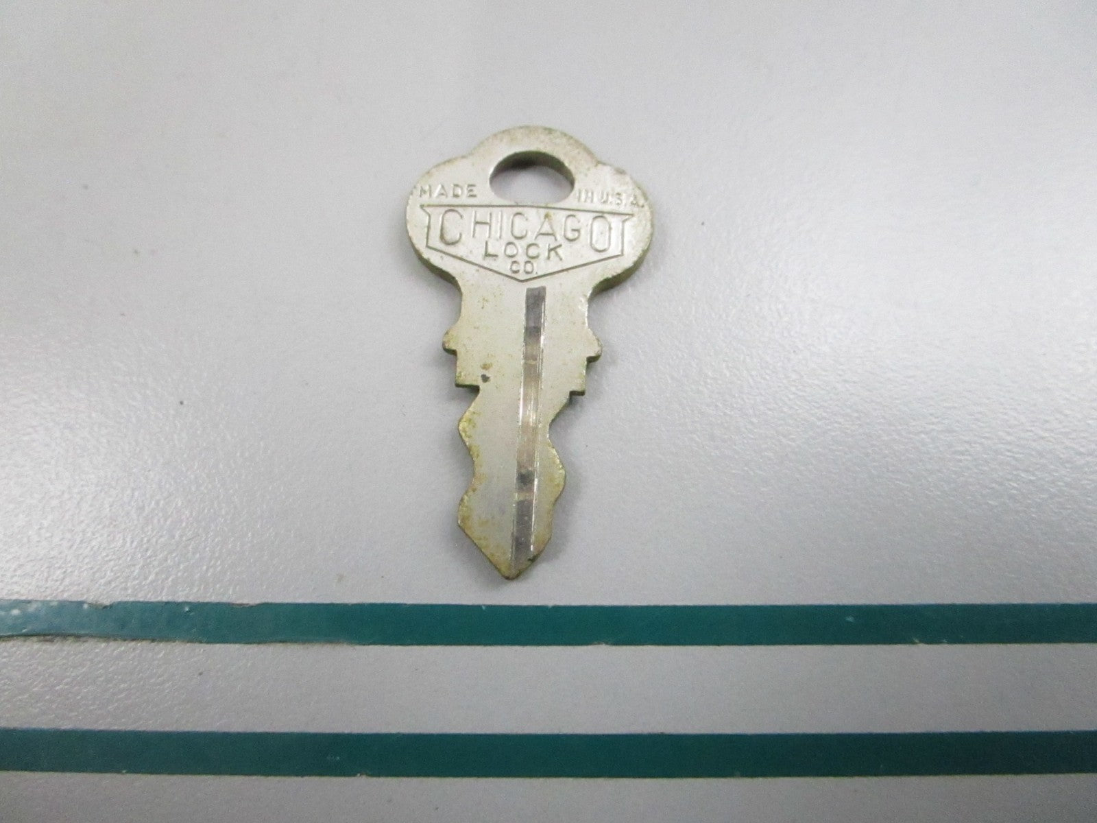 NEW OEM 501572 0501572 OMC Johnson Evinrude KF57 Ignition Key 0810