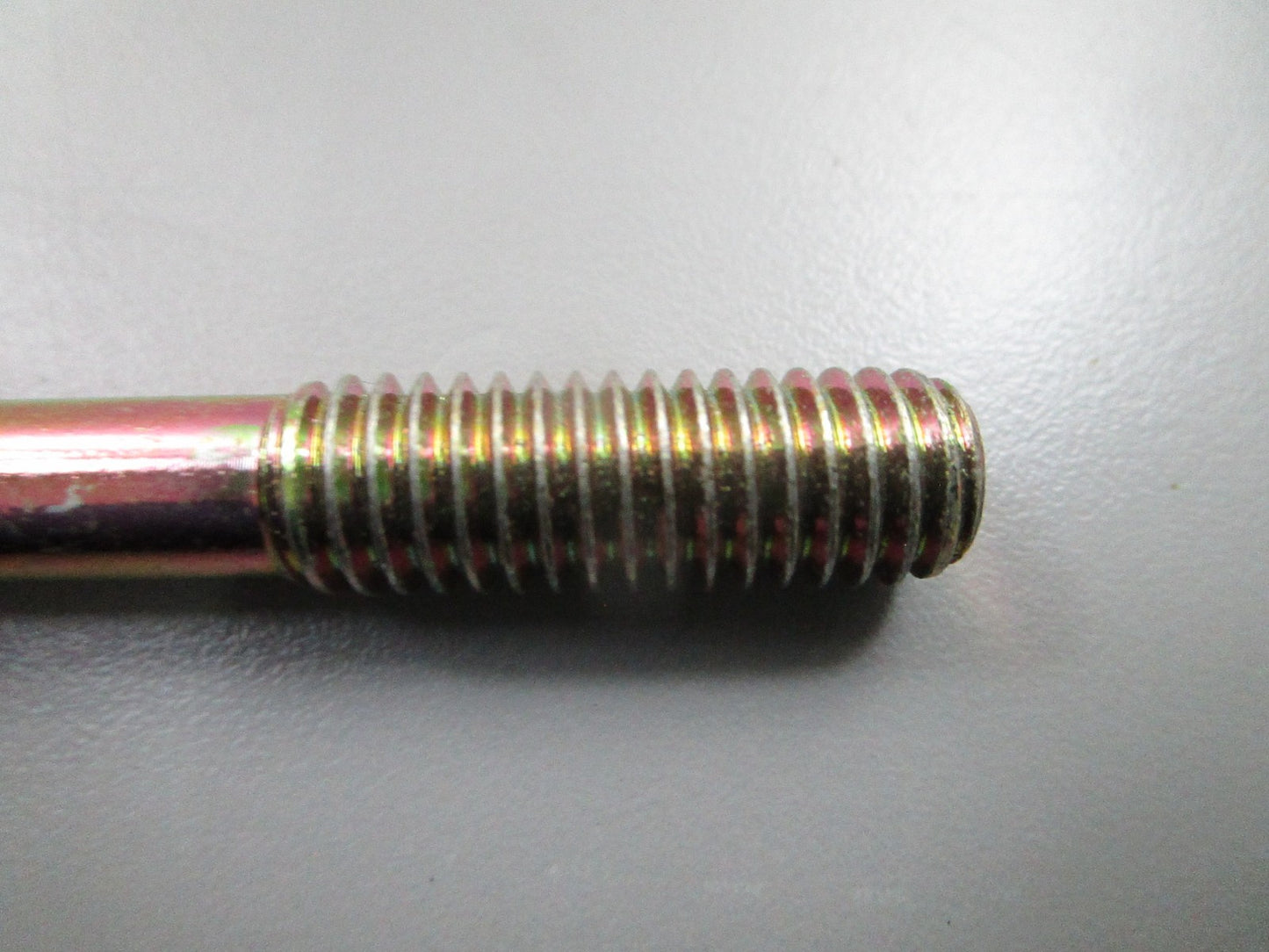 *NEW OEM* 0810 OMC Johnson Evinrude Stud 912444 0912444