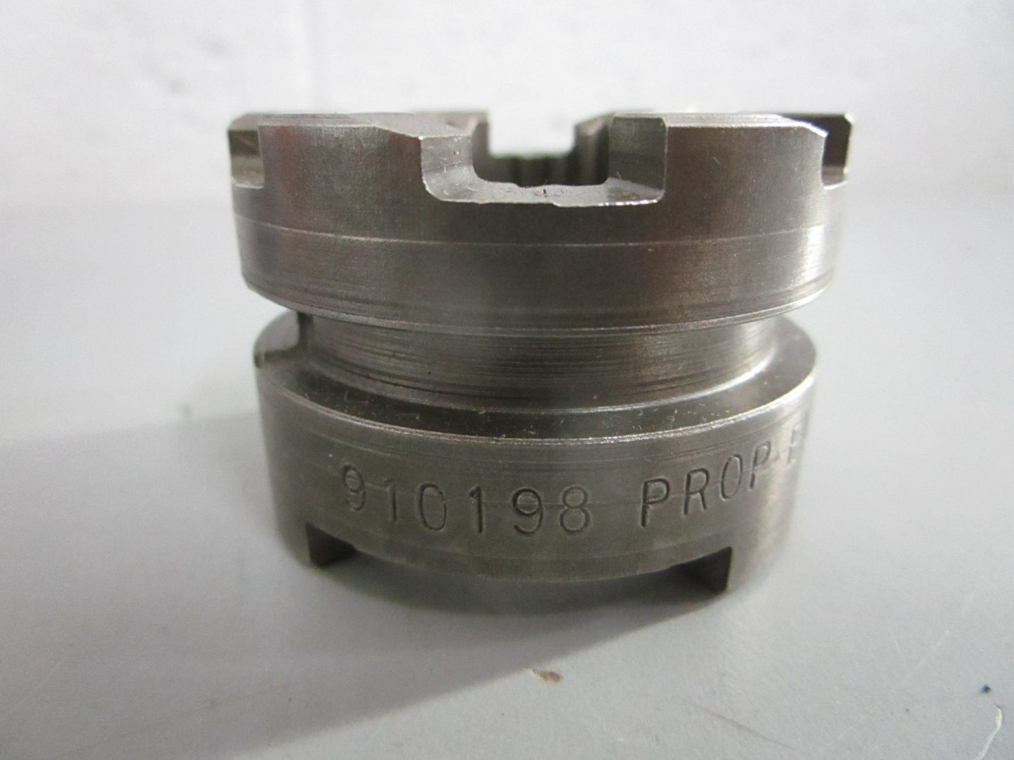 NEW OEM 910198 0910198 OMC Johnson Evinrude Clutch Dog 0820