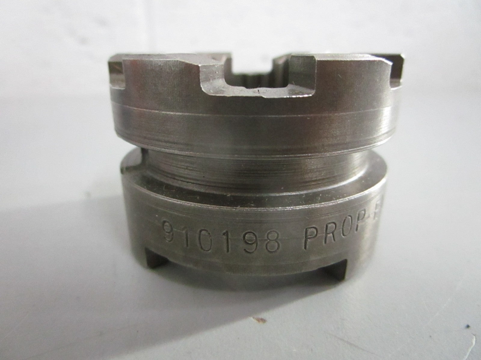 NEW OEM 910198 0910198 OMC Johnson Evinrude Clutch Dog 0820