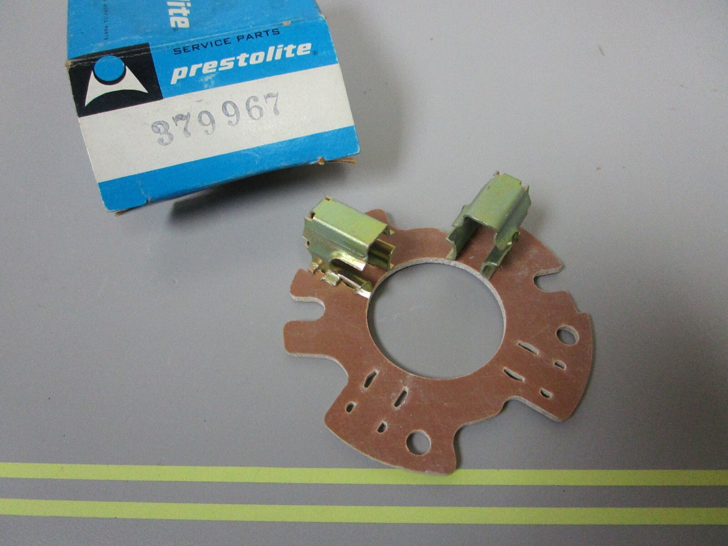 *NEW OEM* 0810 OMC Johnson Evinrude Plate & Holder 379967 0379967