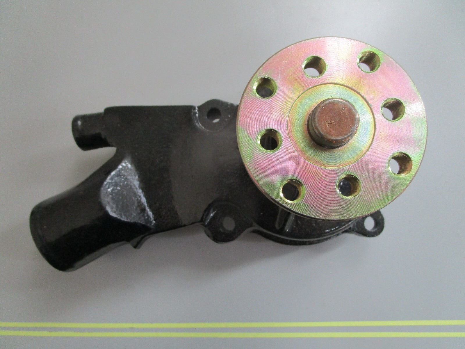 *NEW OEM* 0820 Mercury Quicksilver Water Pump 880817