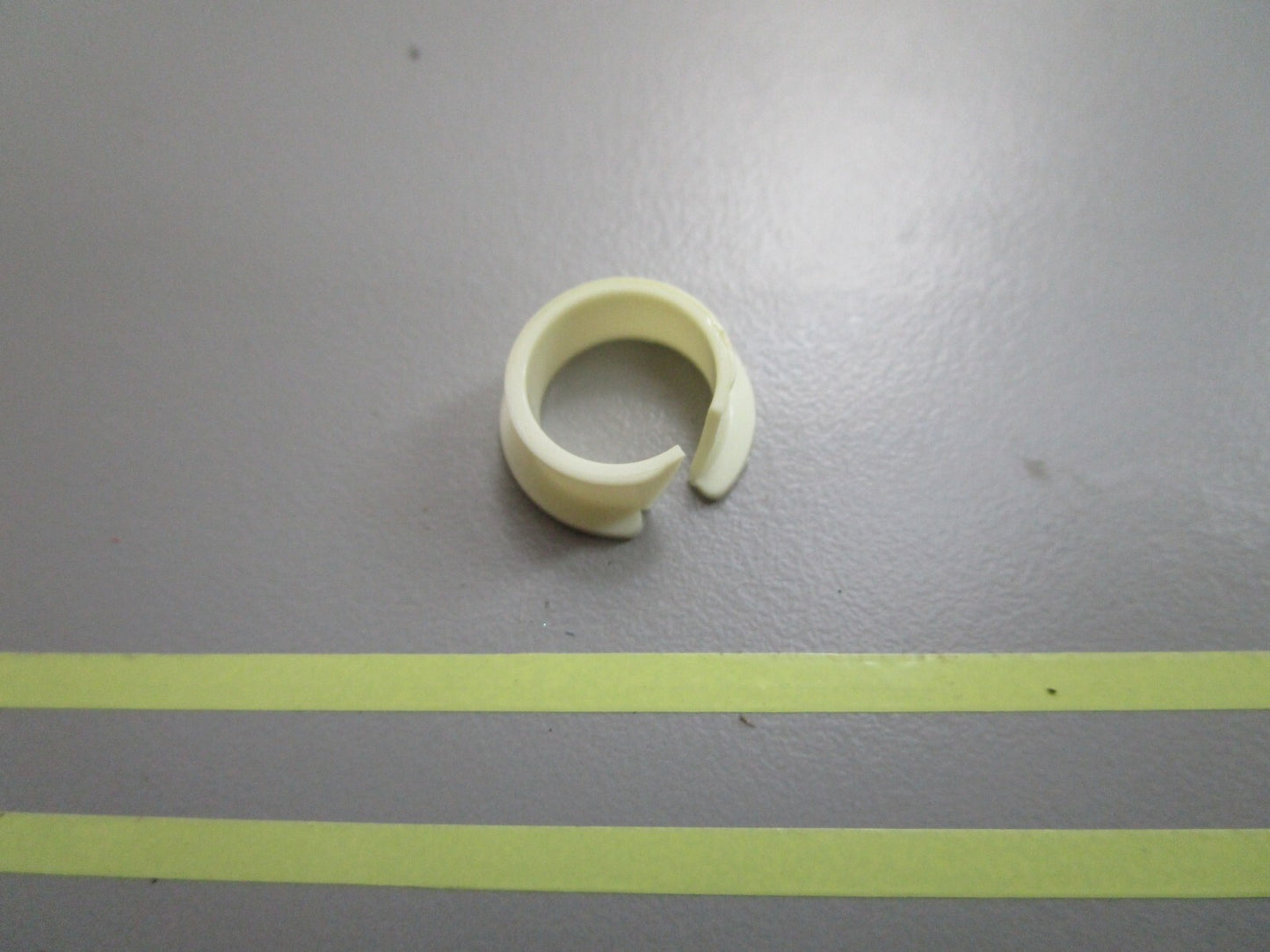 *NEW OEM* 0810 OMC Johnson Evinrude Needle Bushing 318194 0318194