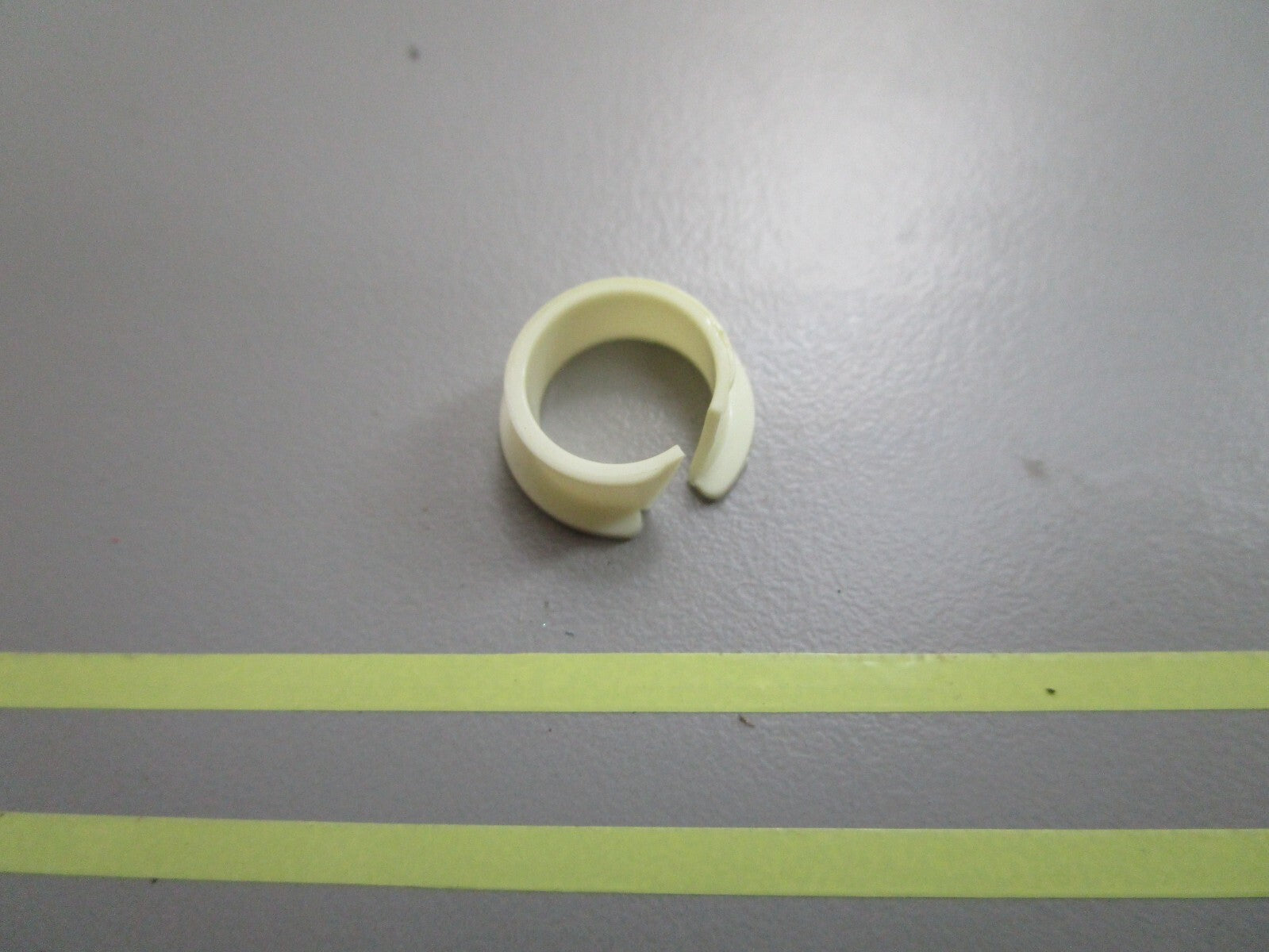 *NEW OEM* 0810 OMC Johnson Evinrude Needle Bushing 318194 0318194