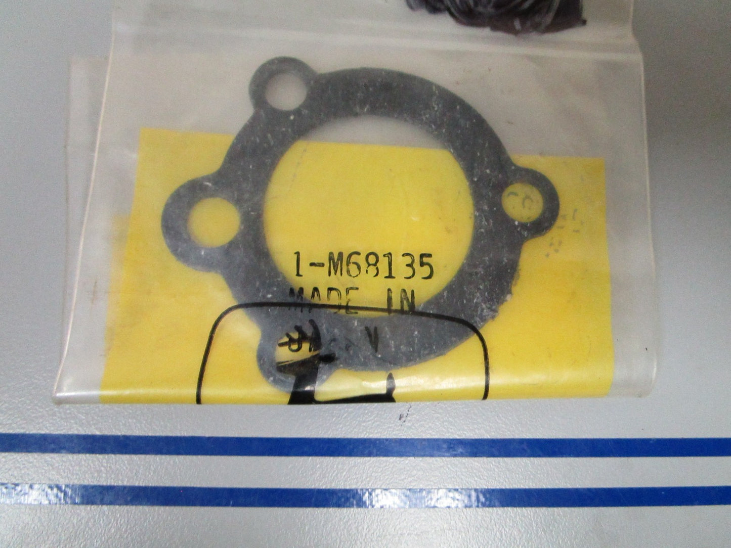 NEW OEM M68135 John Deere Intake Gasket 0810