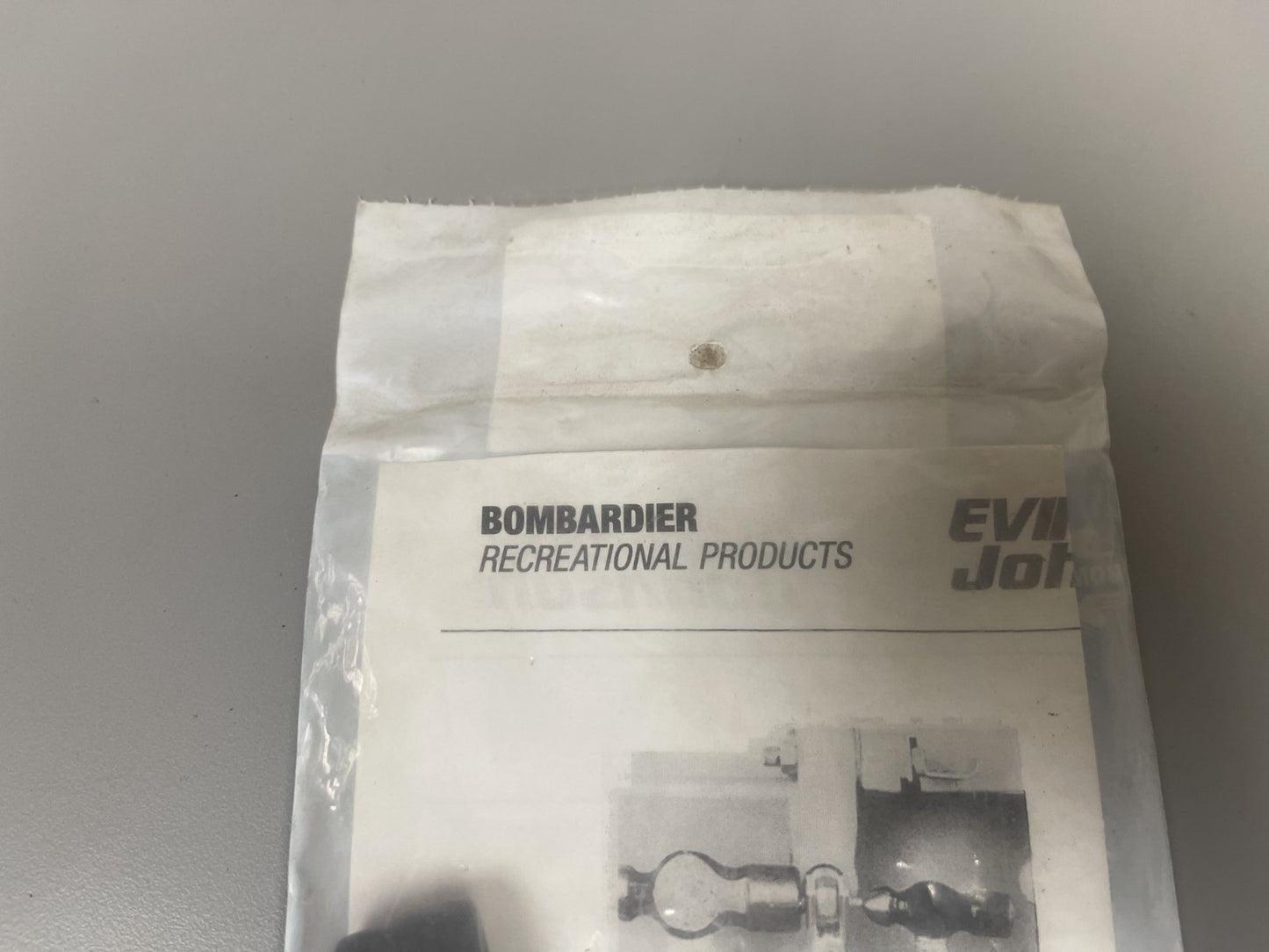 NEW OEM 387027 Johnson Evinrude Clamp Screw Handle 0670