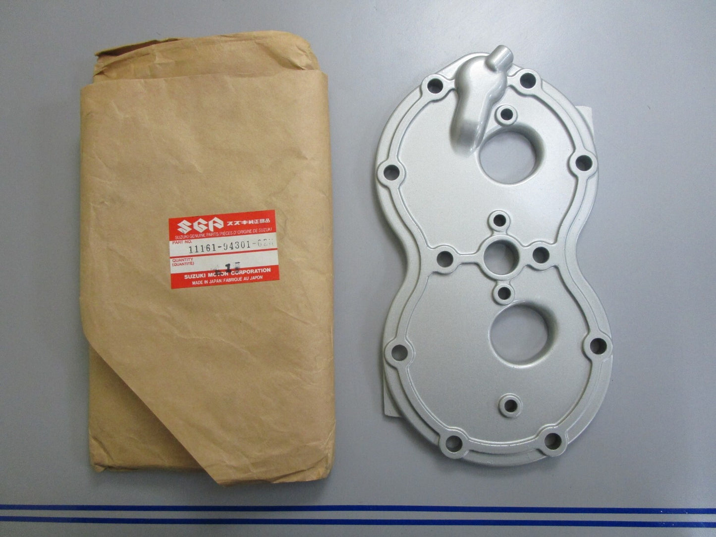 *NEW OEM* 0820 Suzuki Cylinder Head Cover 11161-94301-02M
