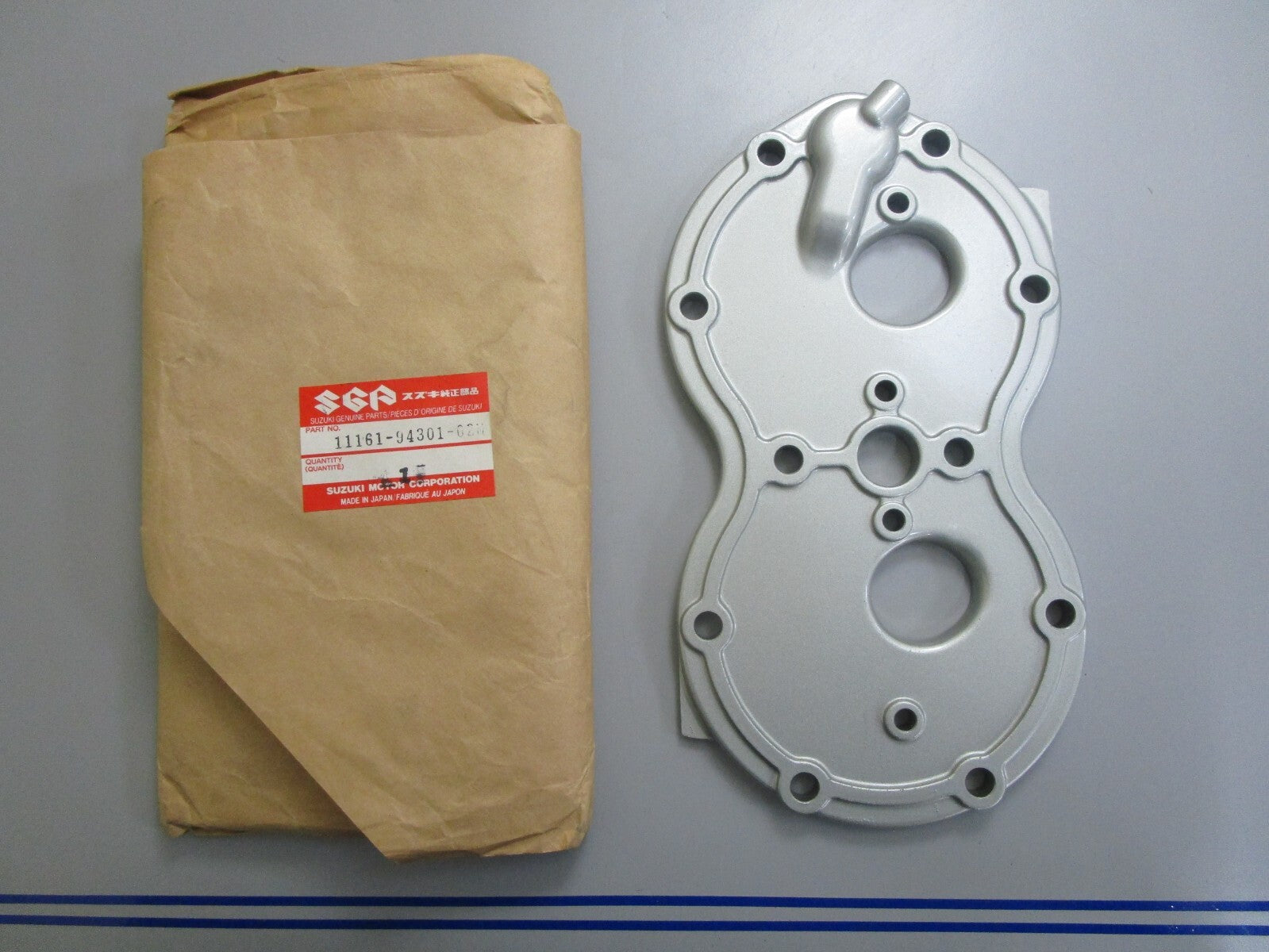 *NEW OEM* 0820 Suzuki Cylinder Head Cover 11161-94301-02M