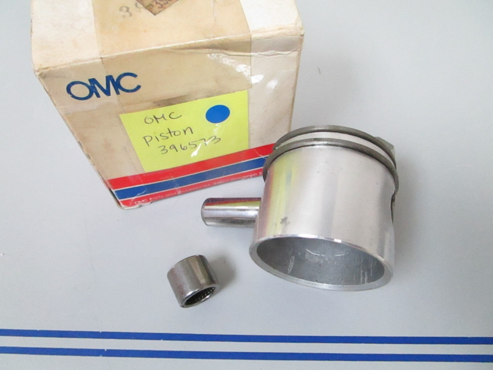 *NEW OEM* 0720 OMC Johnson Evinrude Piston 396573 0396573