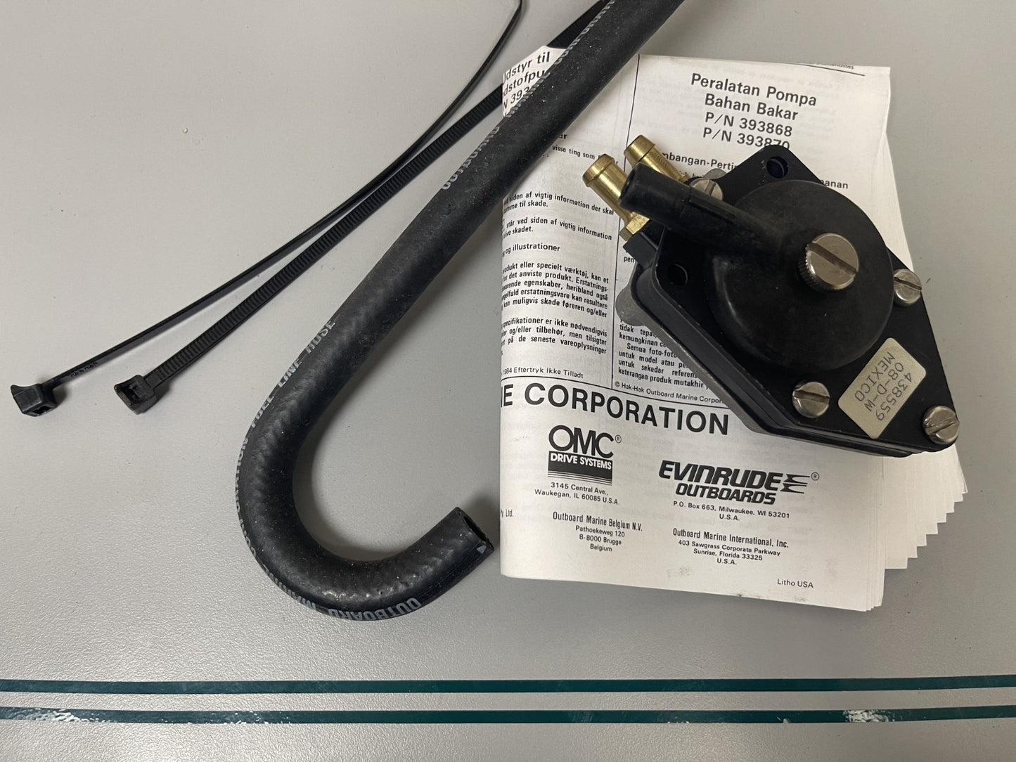 NEW OEM 393870 Johnson Evinrude Fuel Pump Assembly 0670