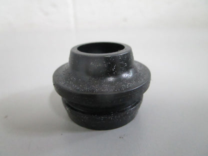 NEW OEM 6171870185 Mercedes-Benz Turbo Drain Grommet 0820