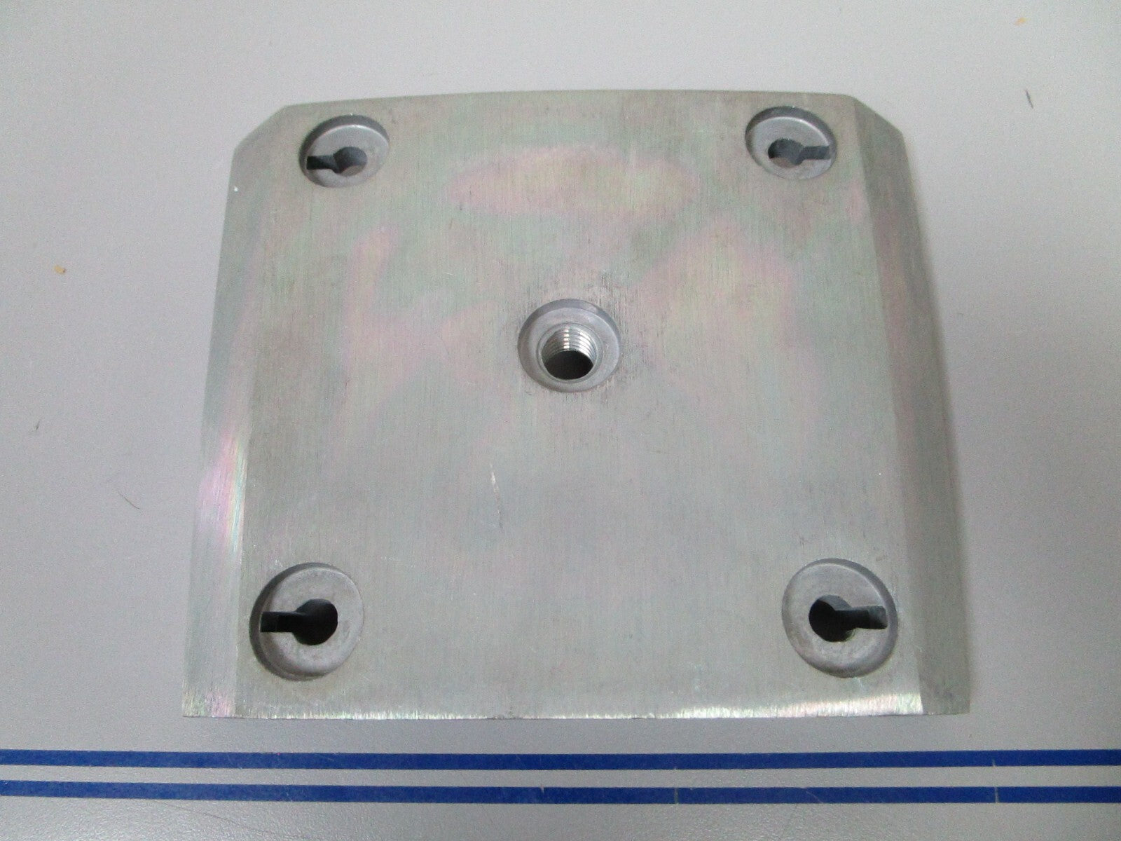 *NEW OEM* 0810 OMC Johnson Evinrude Gear Housing Cover 911845 0911845