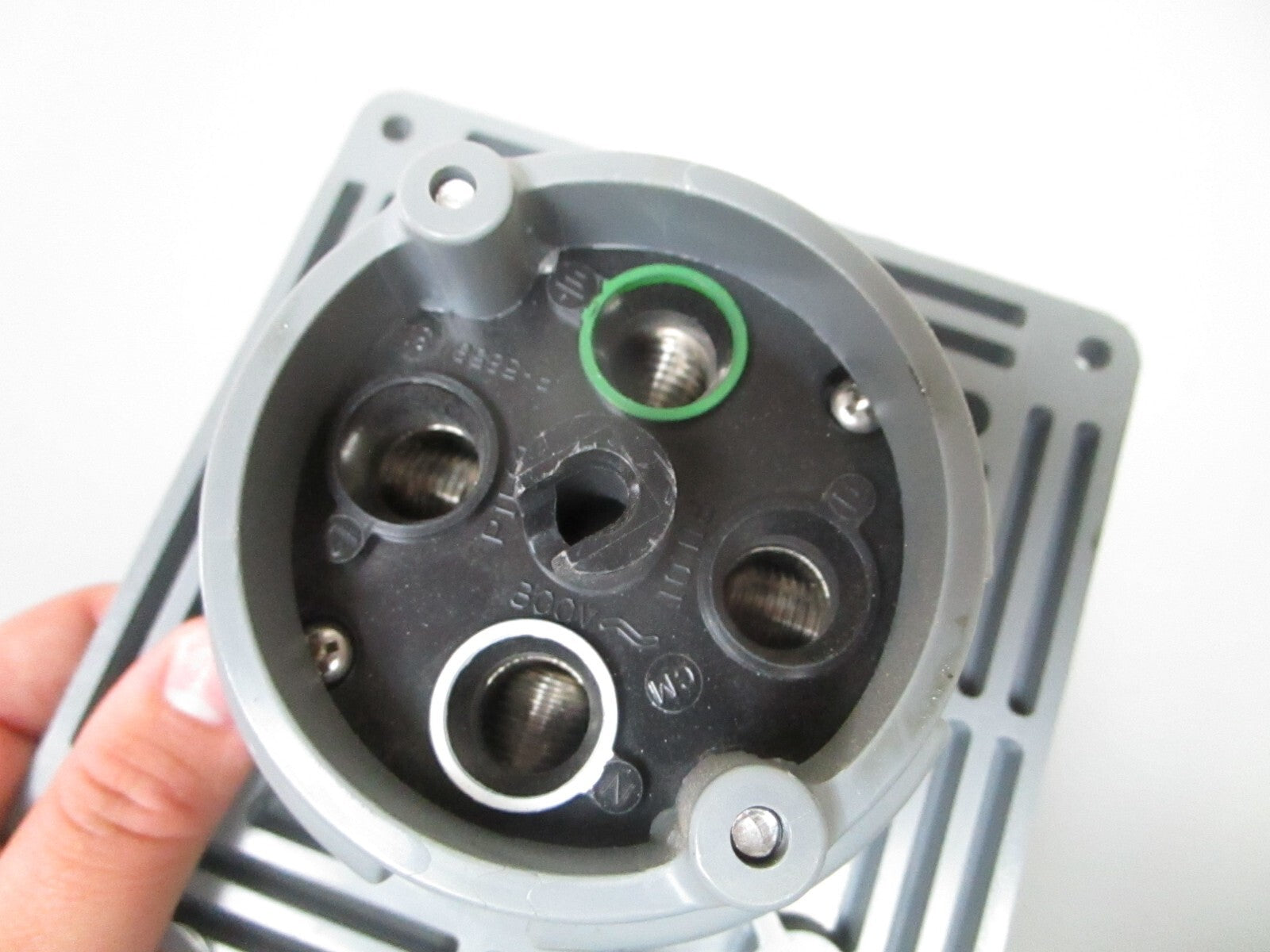 *NEW* 0720 Hubbell 125/250 VAC 100amp 4 Pin Inlet Receptacle M4100B12R