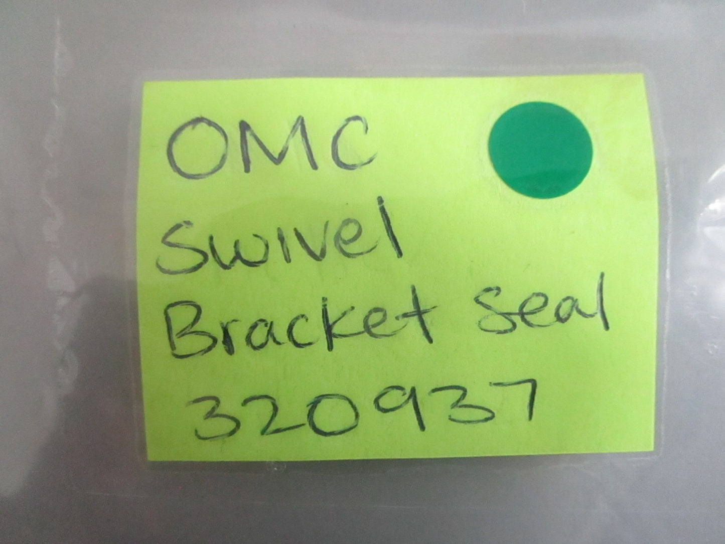 NEW OEM (LOT OF 3) 320937 0320937 OMC Johnson Evinrude Swivel Bracket Seal 0820