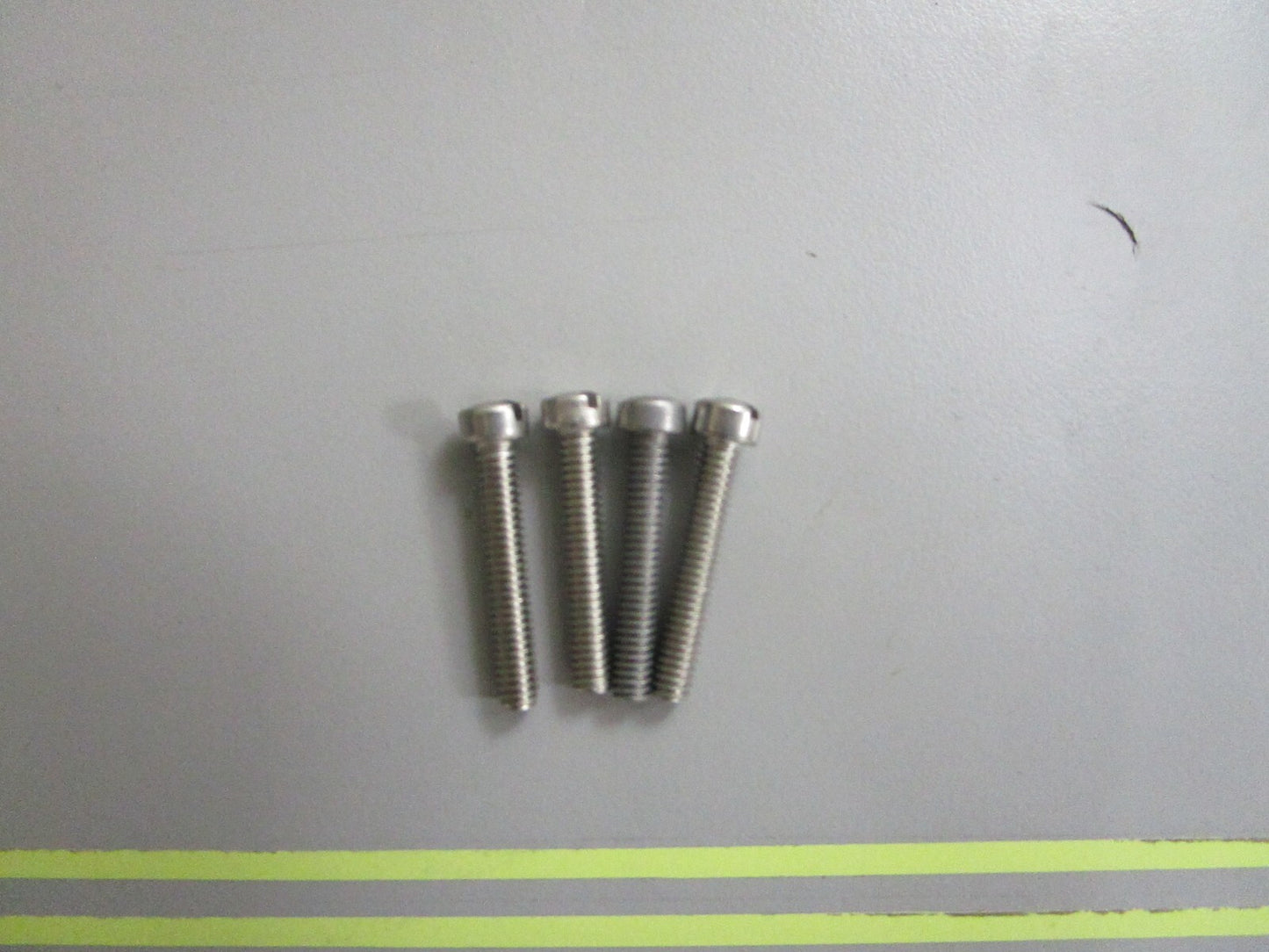 *NEW OEM* (LOT OF 4) 0810 OMC Johnson Evinrude Screw 302508 0302508