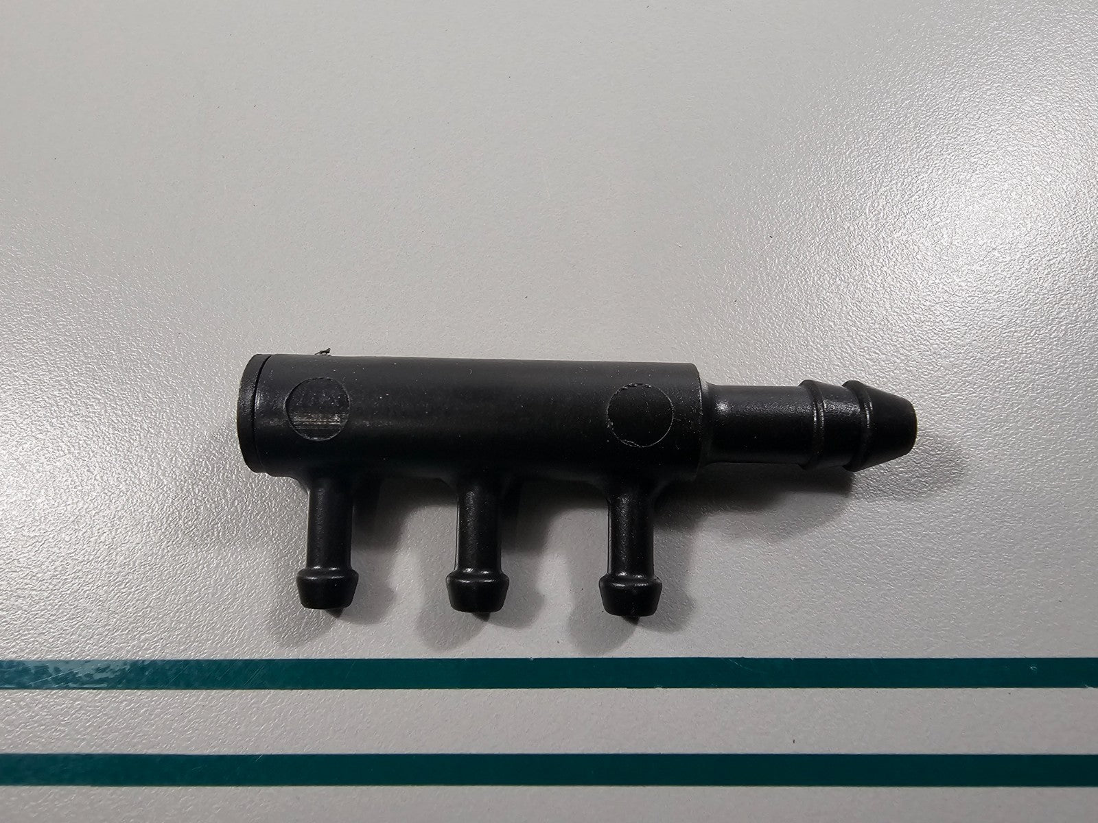 NEW OEM 395540 0395540 OMC Johnson Evinrude Fuel Manifold 0810