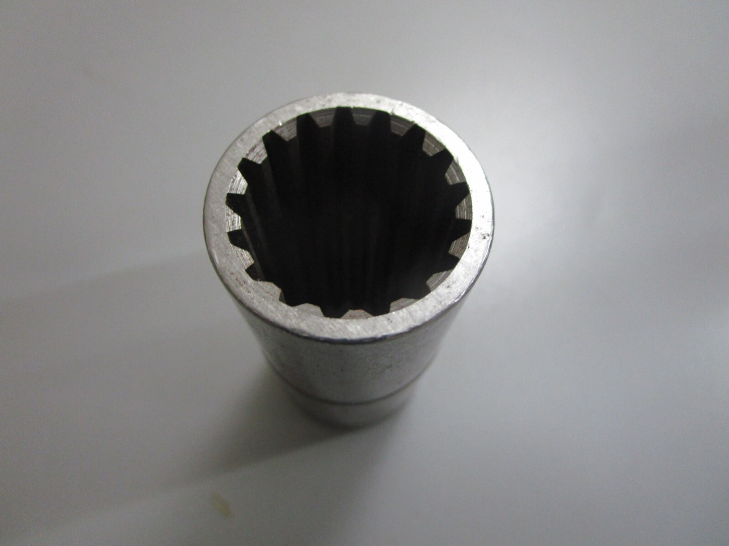 *NEW OEM* 0820 Volvo Penta 17 Splined Sleeve 3862085