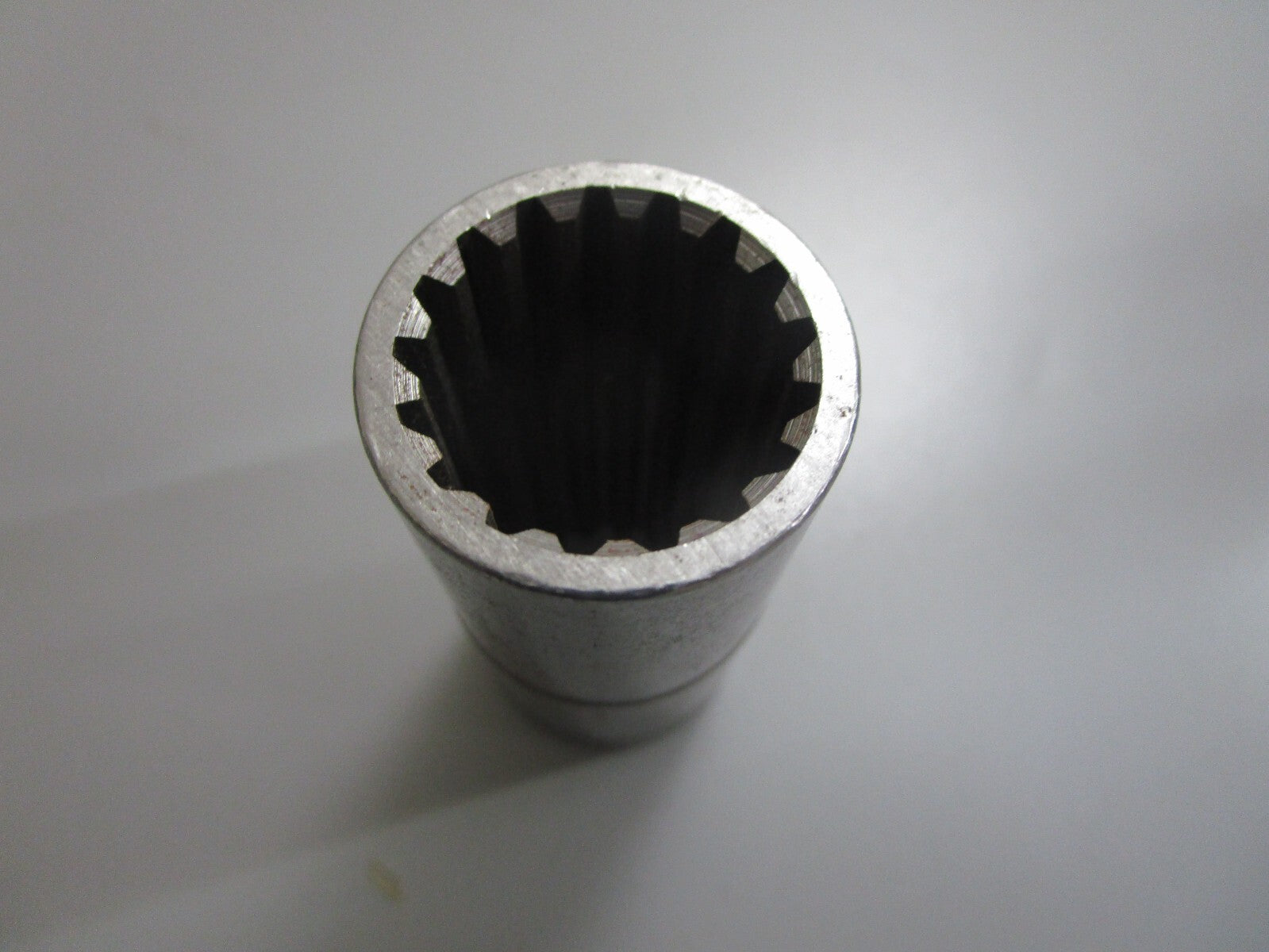 *NEW OEM* 0820 Volvo Penta 17 Splined Sleeve 3862085