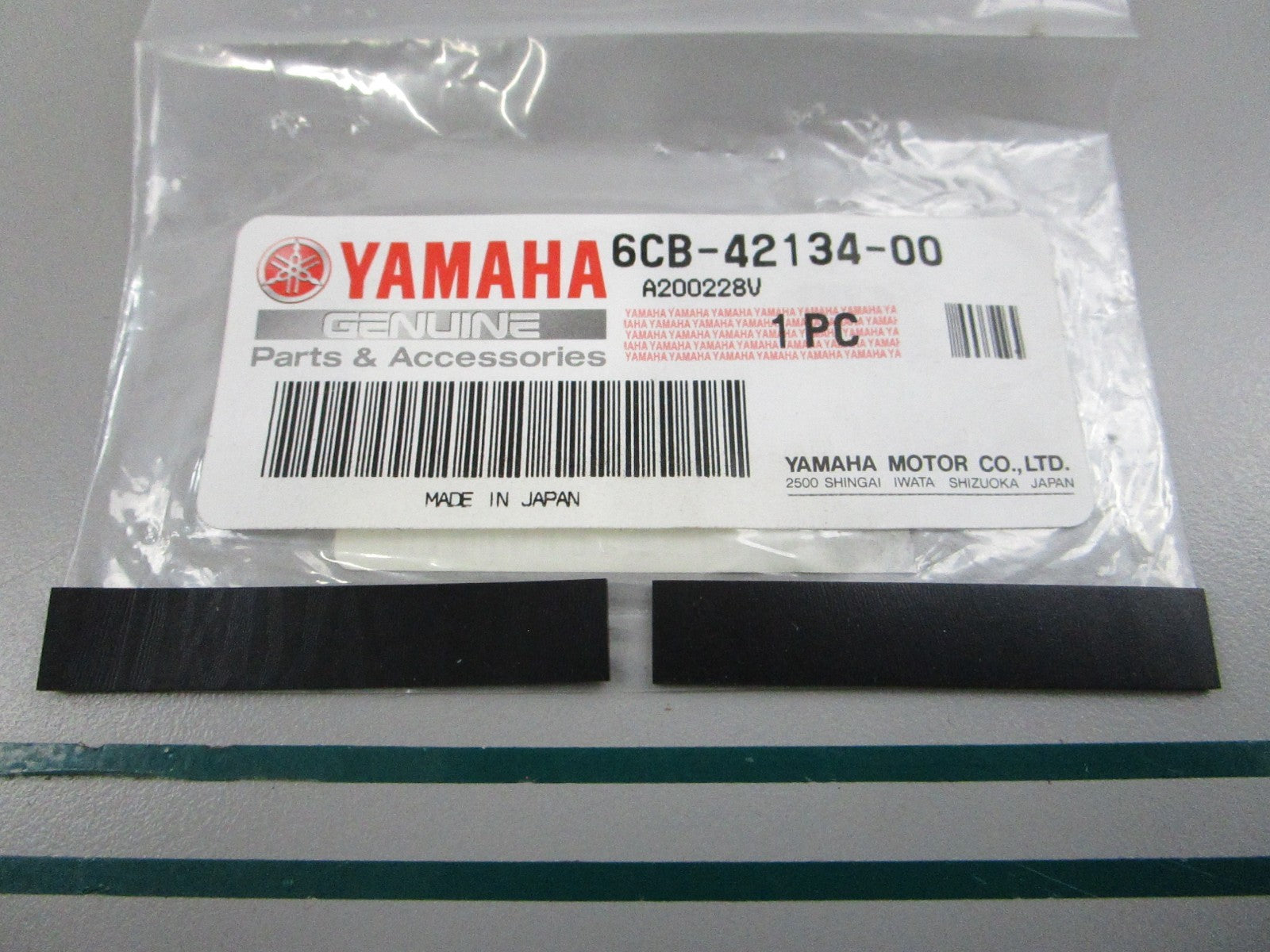 NEW OEM (LOT OF 2) 6CB-42134-00-00 Yamaha Cover 0810