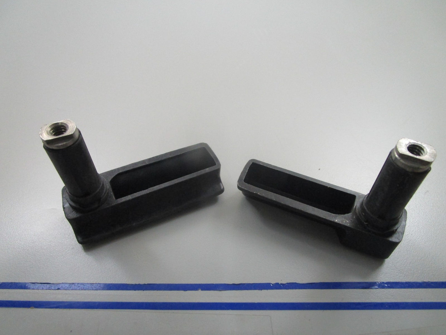 *NEW OEM* (LOT OF 2) 0810 OMC Johnson Evinrude Latch Handle 395898 0395898