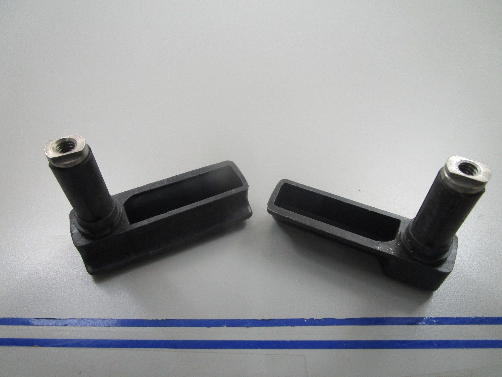 *NEW OEM* (LOT OF 2) 0810 OMC Johnson Evinrude Latch Handle 395898 0395898