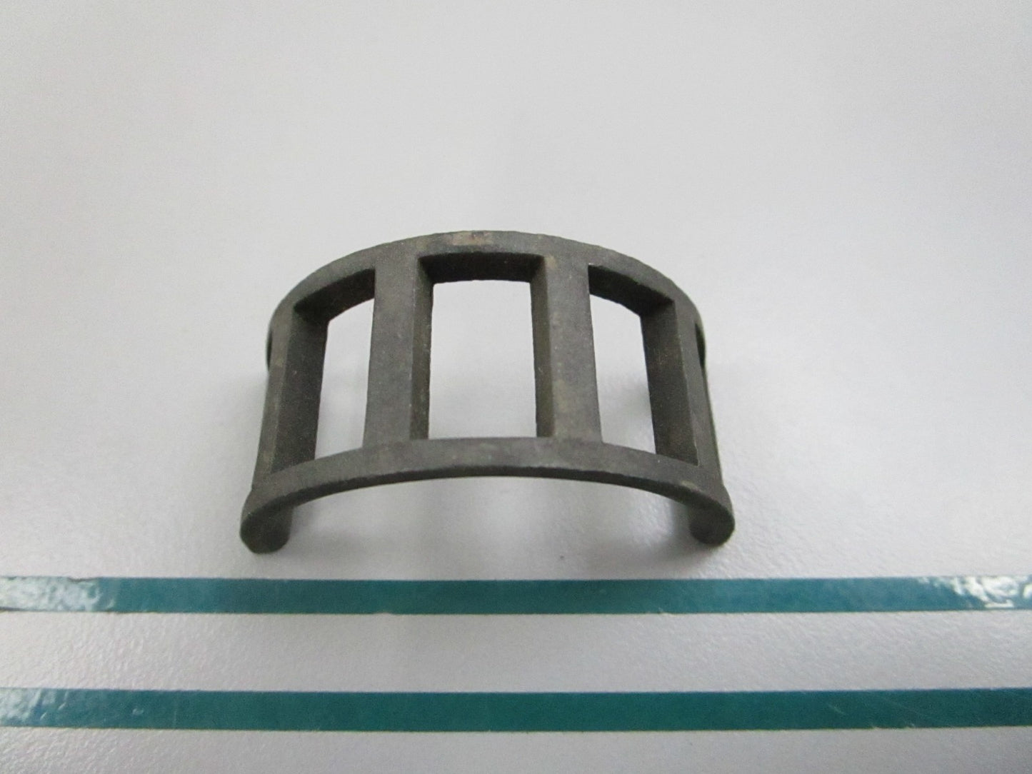 NEW OEM 305116 0305116 OMC Johnson Evinrude Cage 0810