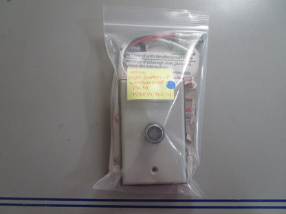 *NEW* 0810 Westek Light Control w/ Weatherproof Plate 758FPCTCC-4