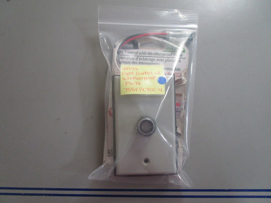 *NEW* 0810 Westek Light Control w/ Weatherproof Plate 758FPCTCC-4