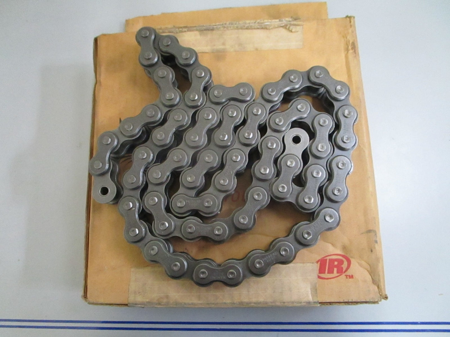*NEW OEM* 0820 Bobcat Chain 6703915