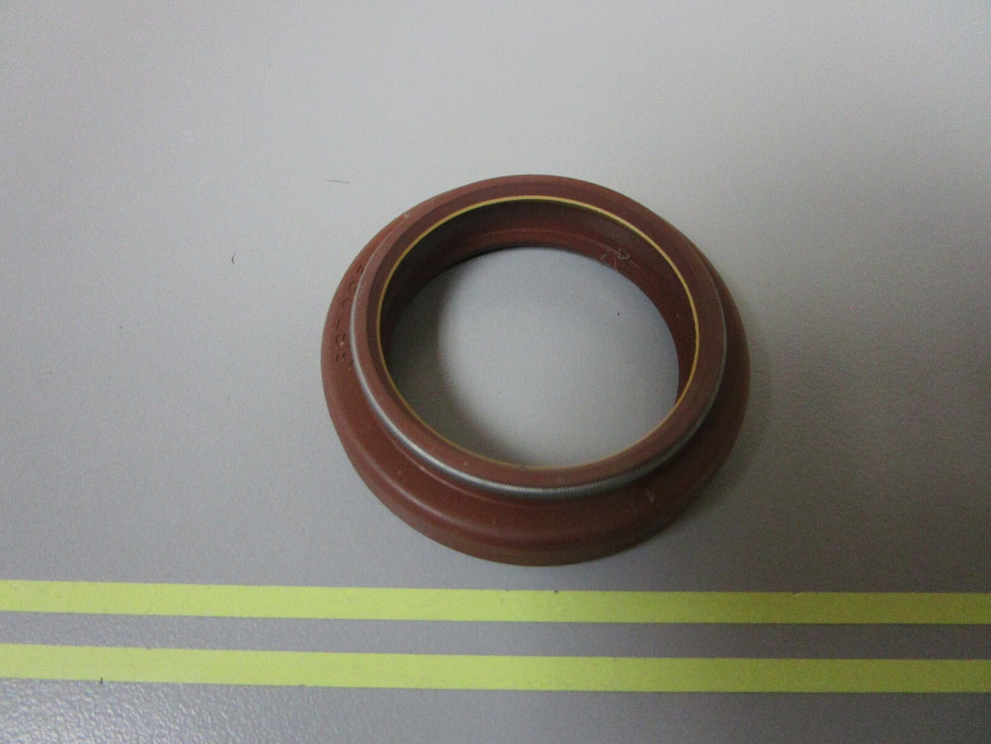 *NEW OEM* 0810 OMC Johnson Evinrude Seal 337085 0337085