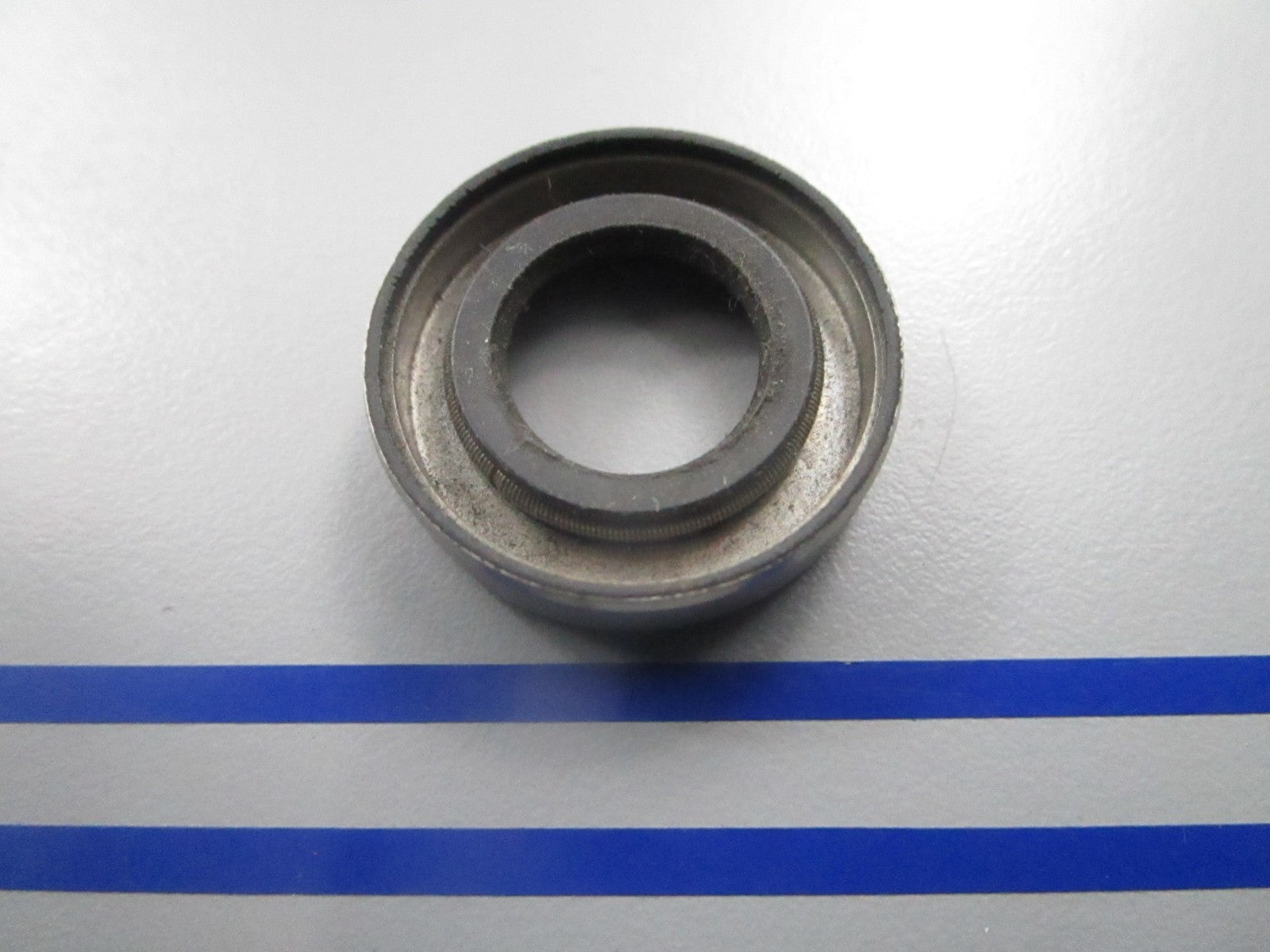 *NEW OEM* 0810 OMC Johnson Evinrude Seal 327899 0327899