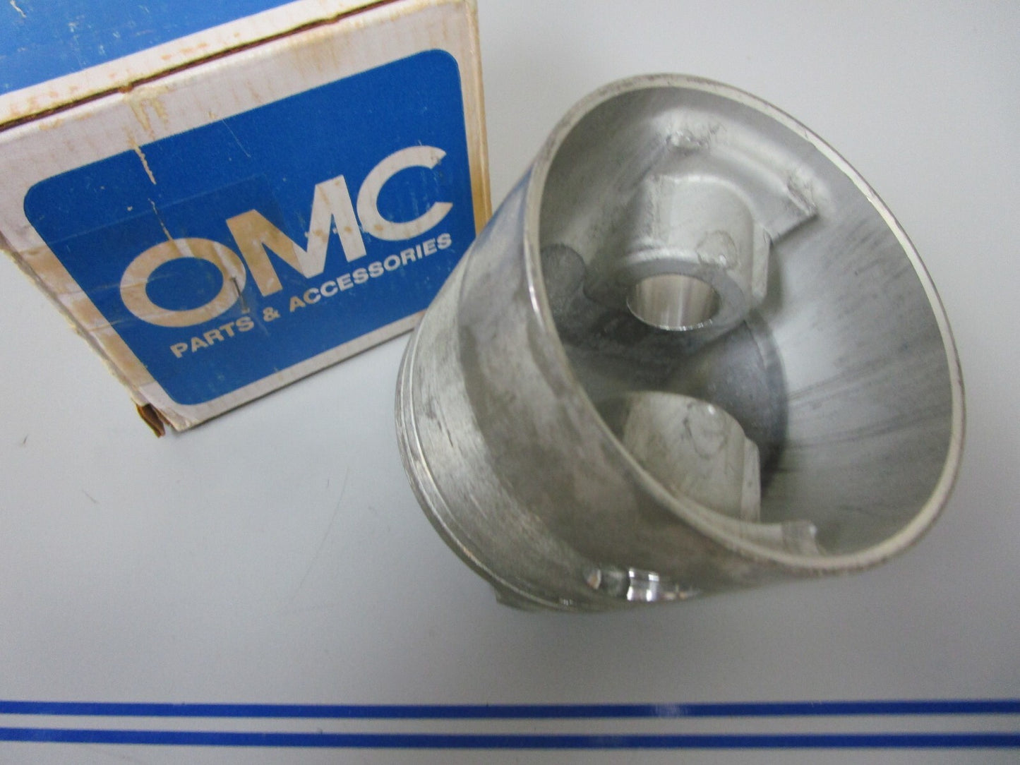 *NEW OEM* 0810 OMC Johnson Evinrude Piston 388673 322969 0388673 0322969