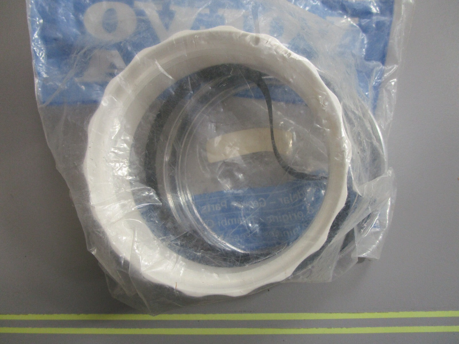 *NEW OEM* 0810 Volvo Penta Mounting Kit 874732