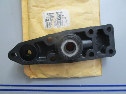 *NEW OEM* 0820 OMC Johnson Evinrude Gearcase Cover 434152 0434152