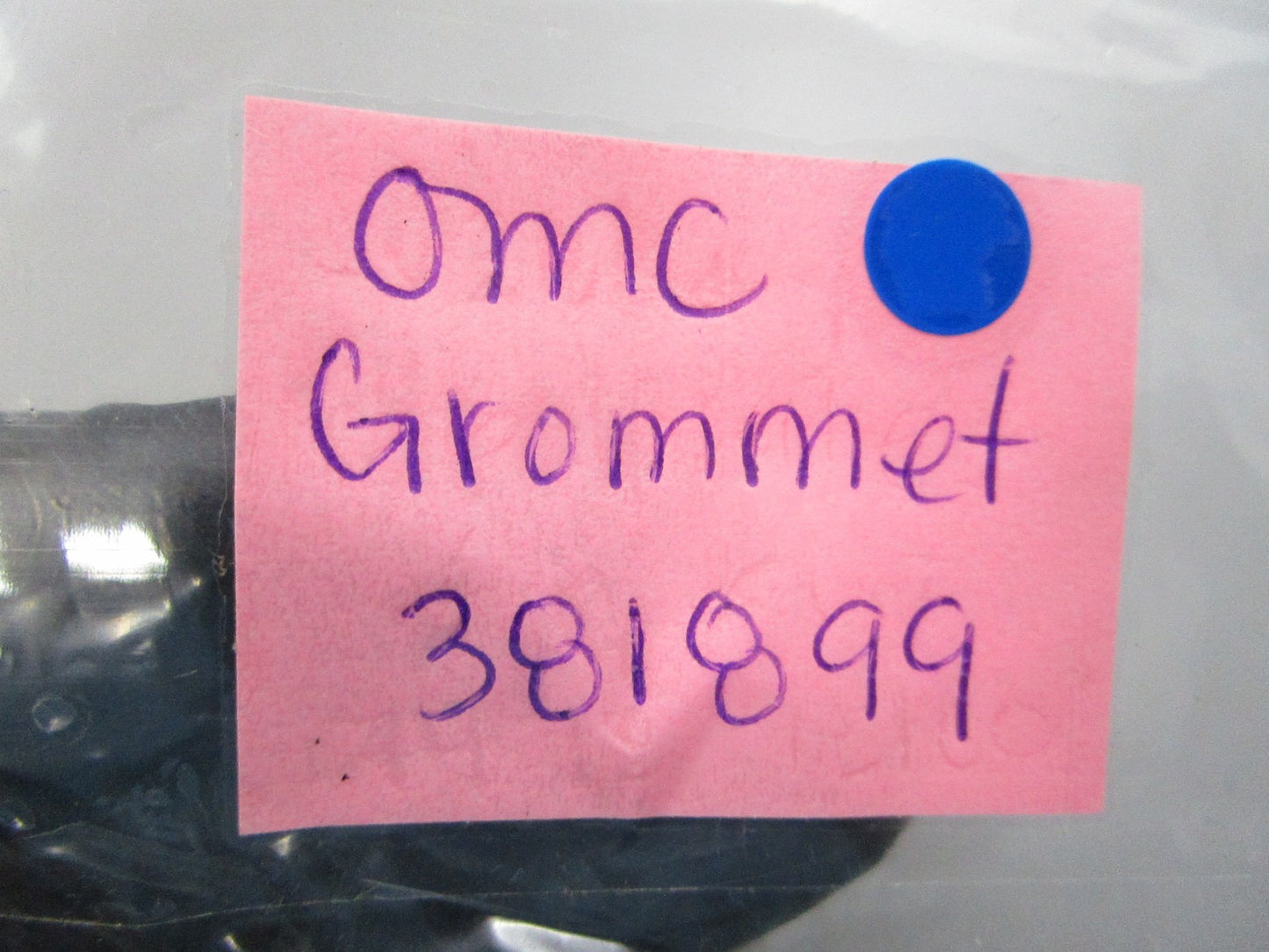 NEW OEM (LOT OF 2) 381899 0381899 OMC Johnson Evinrude Grommet 0810