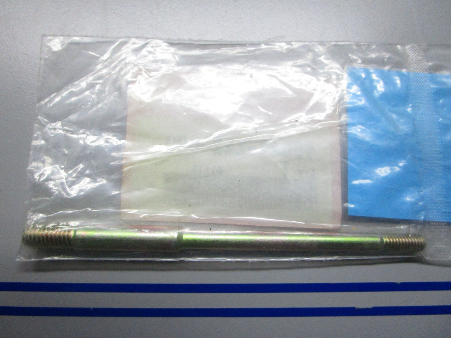 *NEW OEM* 0810 Honda Air Cleaner Stud Bolt 90042-ZE2-000