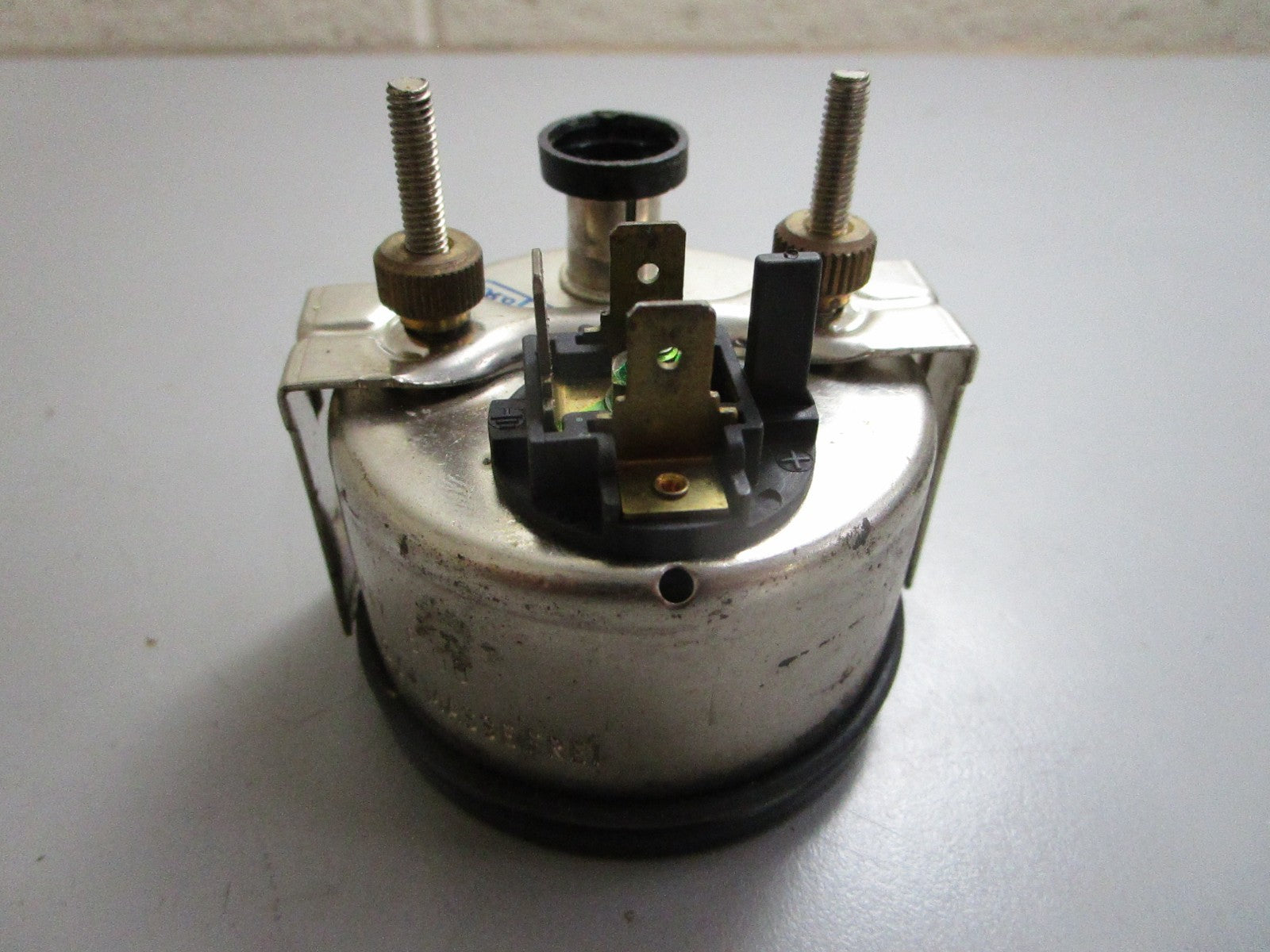 *NEW OEM* 0820 Volvo Penta Oil Pressure Gauge 837757