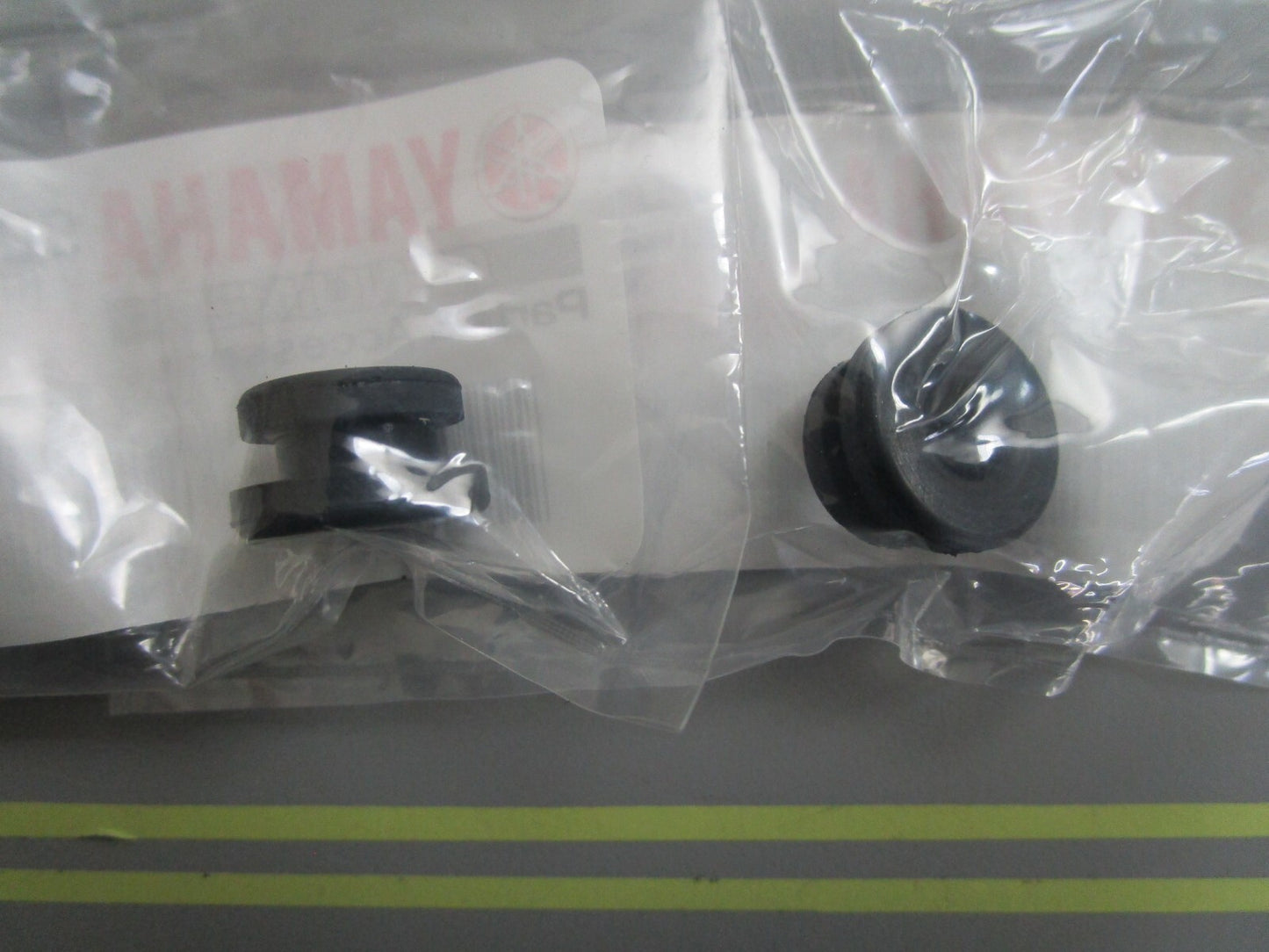 *NEW OEM* (LOT OF 2) 0810 Yamaha Grommet 90480-10627