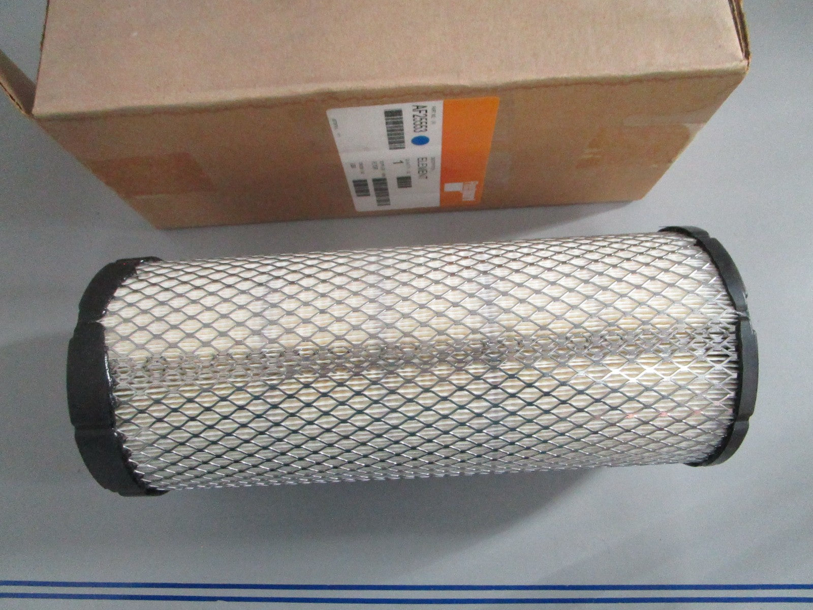 NEW OEM AF25553 Fleetguard Element 0820